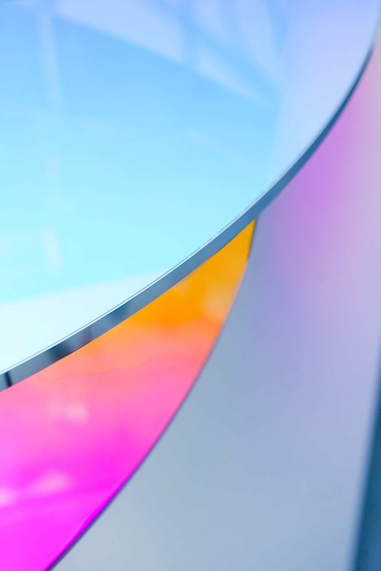 Console C01 by ODA LIK – sculptural composition of glass and light