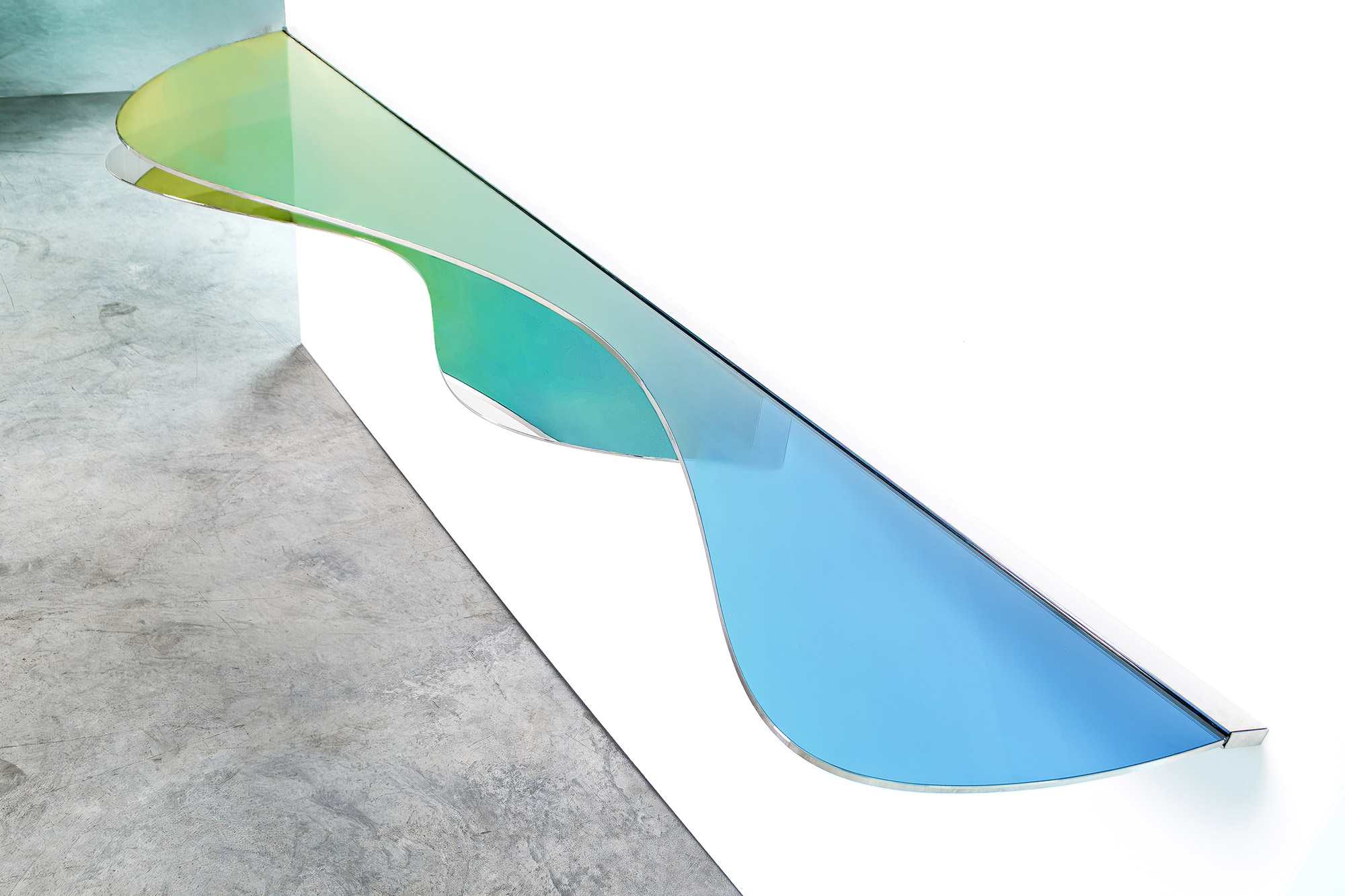 Console C03 by ODA LIK – front perspective showing gradient hues