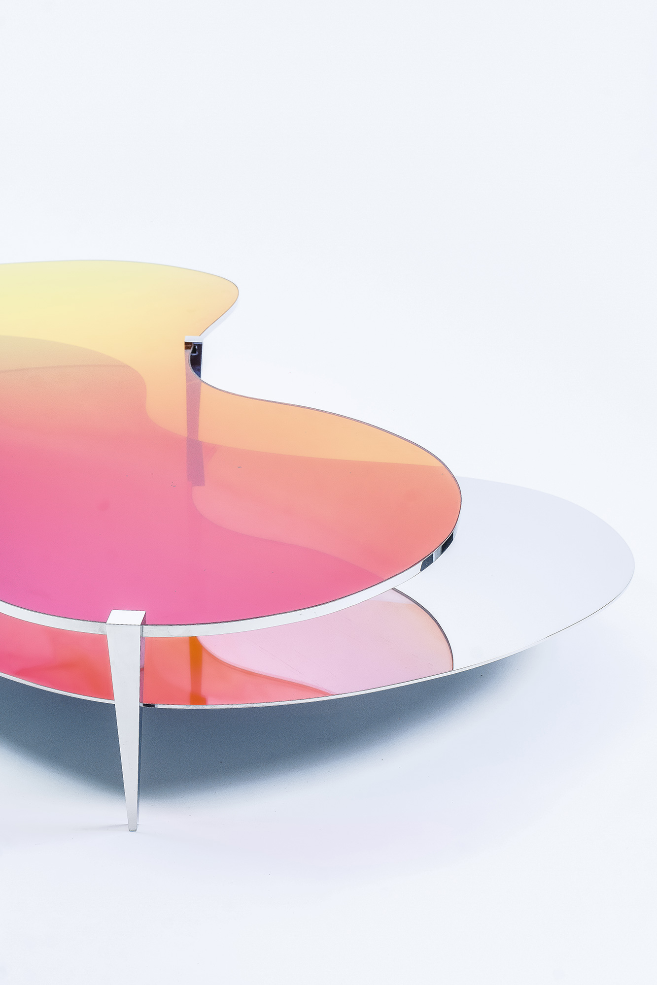 Low Table LT01 by ODA LIK – organic form composed of circular glass discs