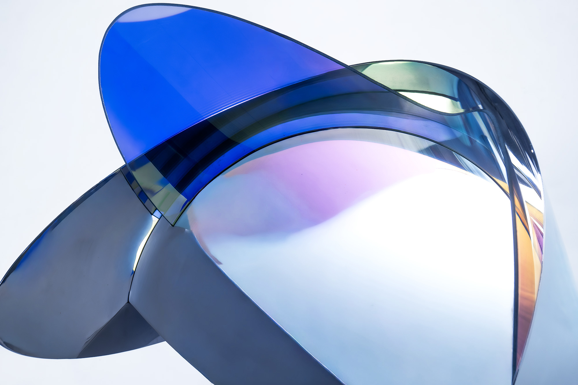 Armchair A01 by ODA LIK – close-up of dichroic panels blending blue and violet