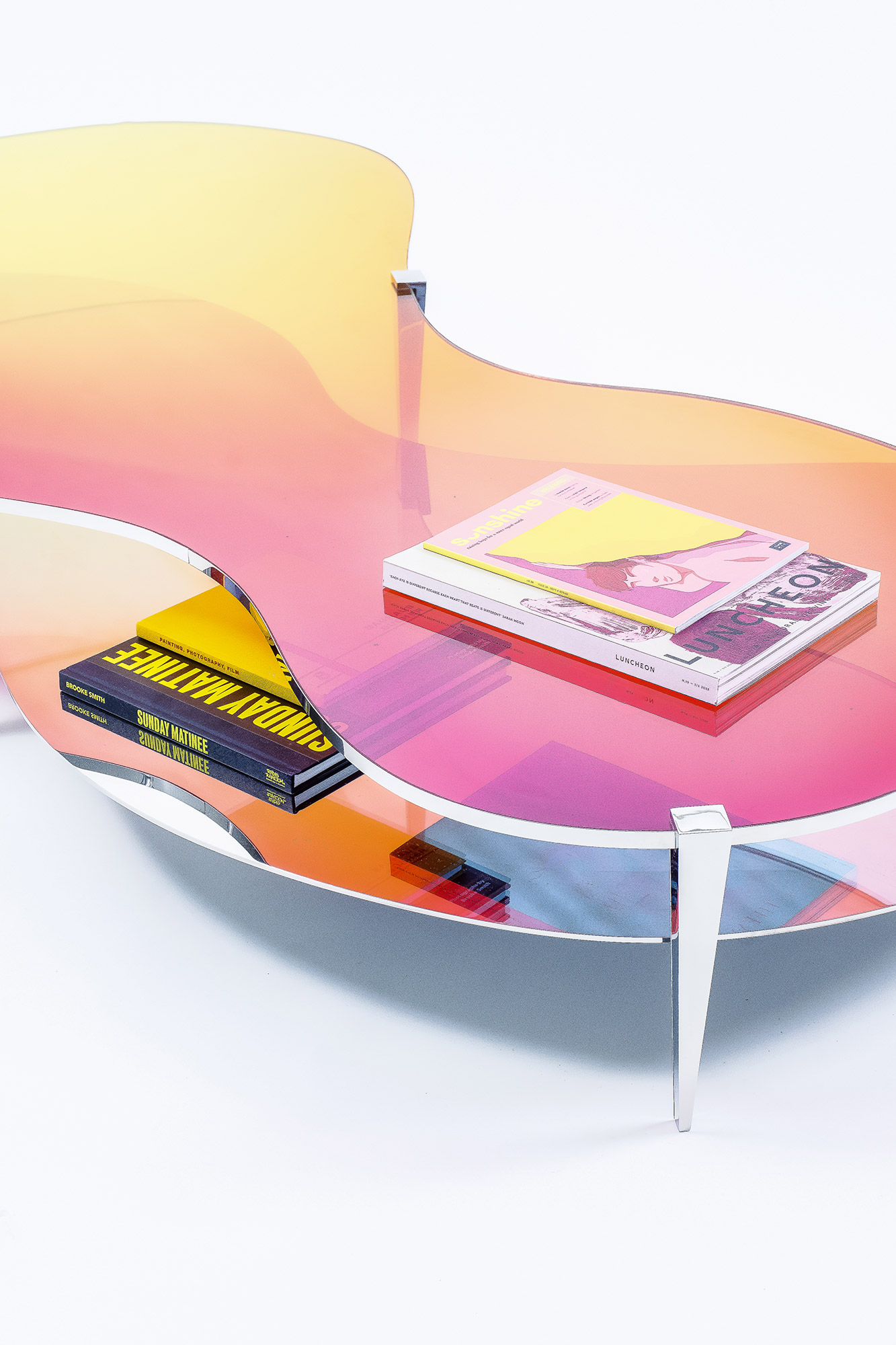 Low Table LT01 by ODA LIK – chromatic reflection under soft lighting