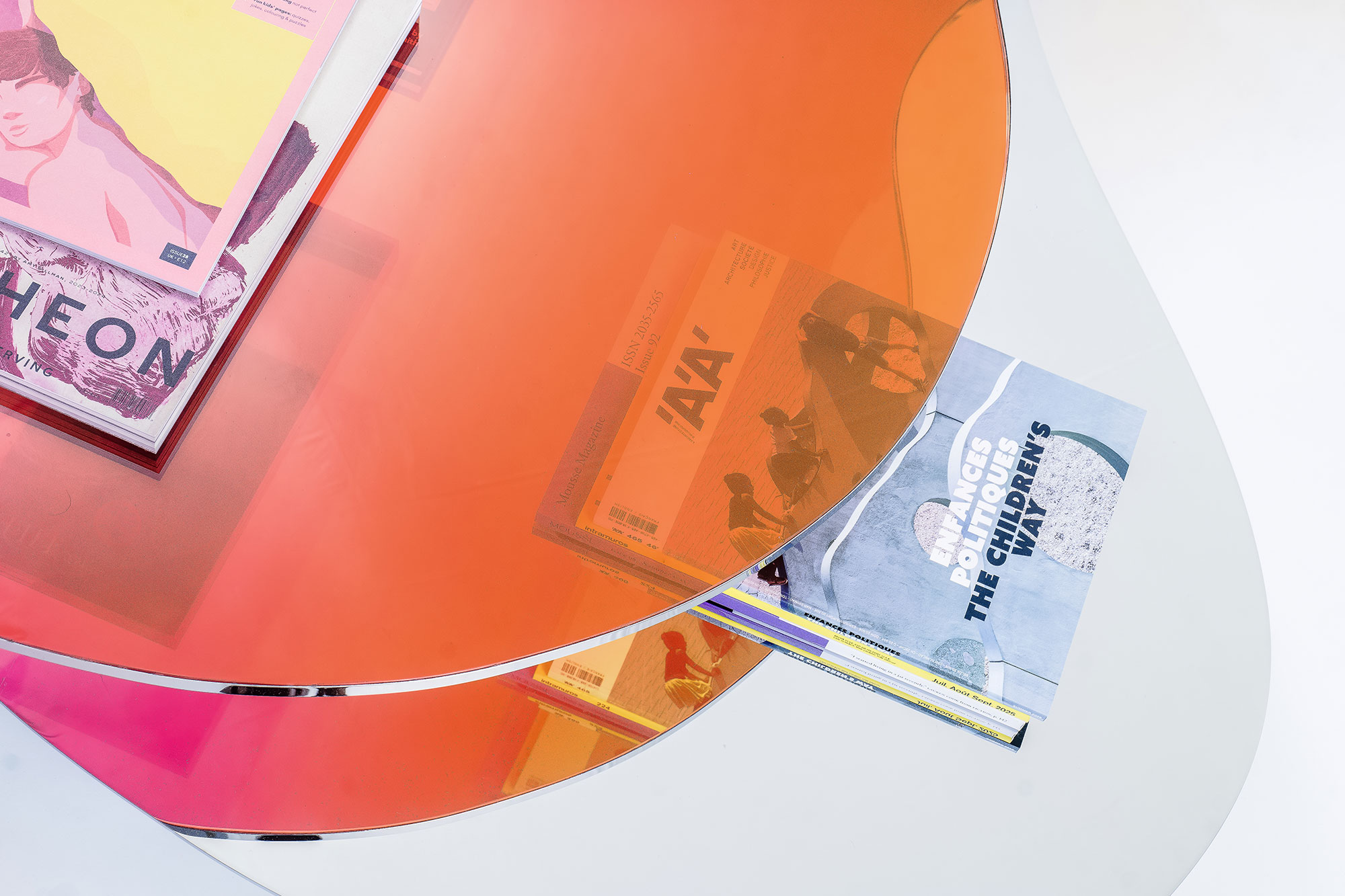 Low Table LT01 by ODA LIK – side view showing floating glass effect