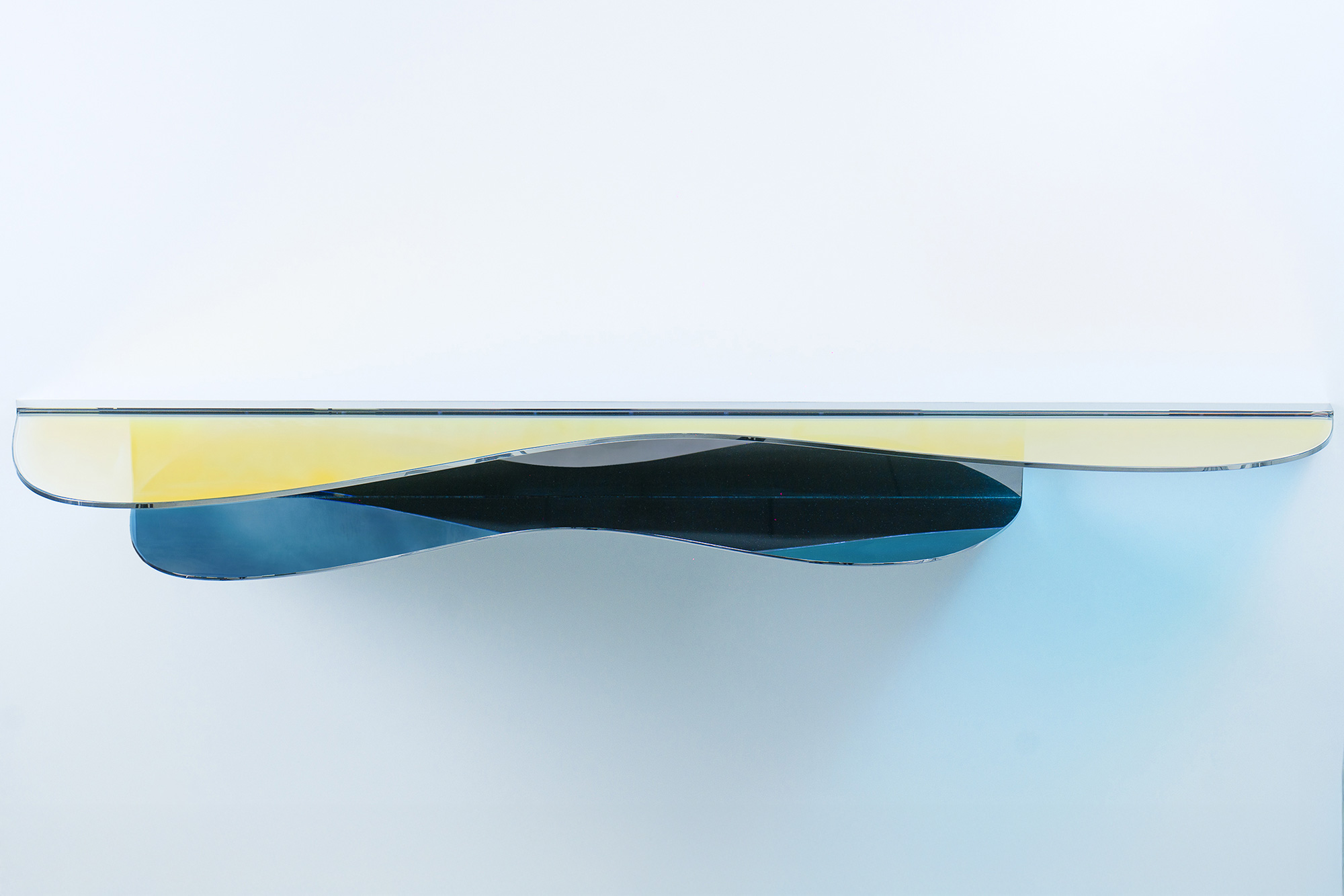 03-odalik-console-c02-side-view