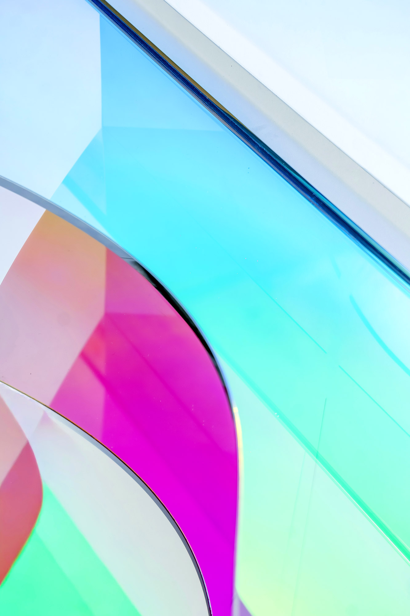 06-odalik-console-c01-gradient-glass-detail