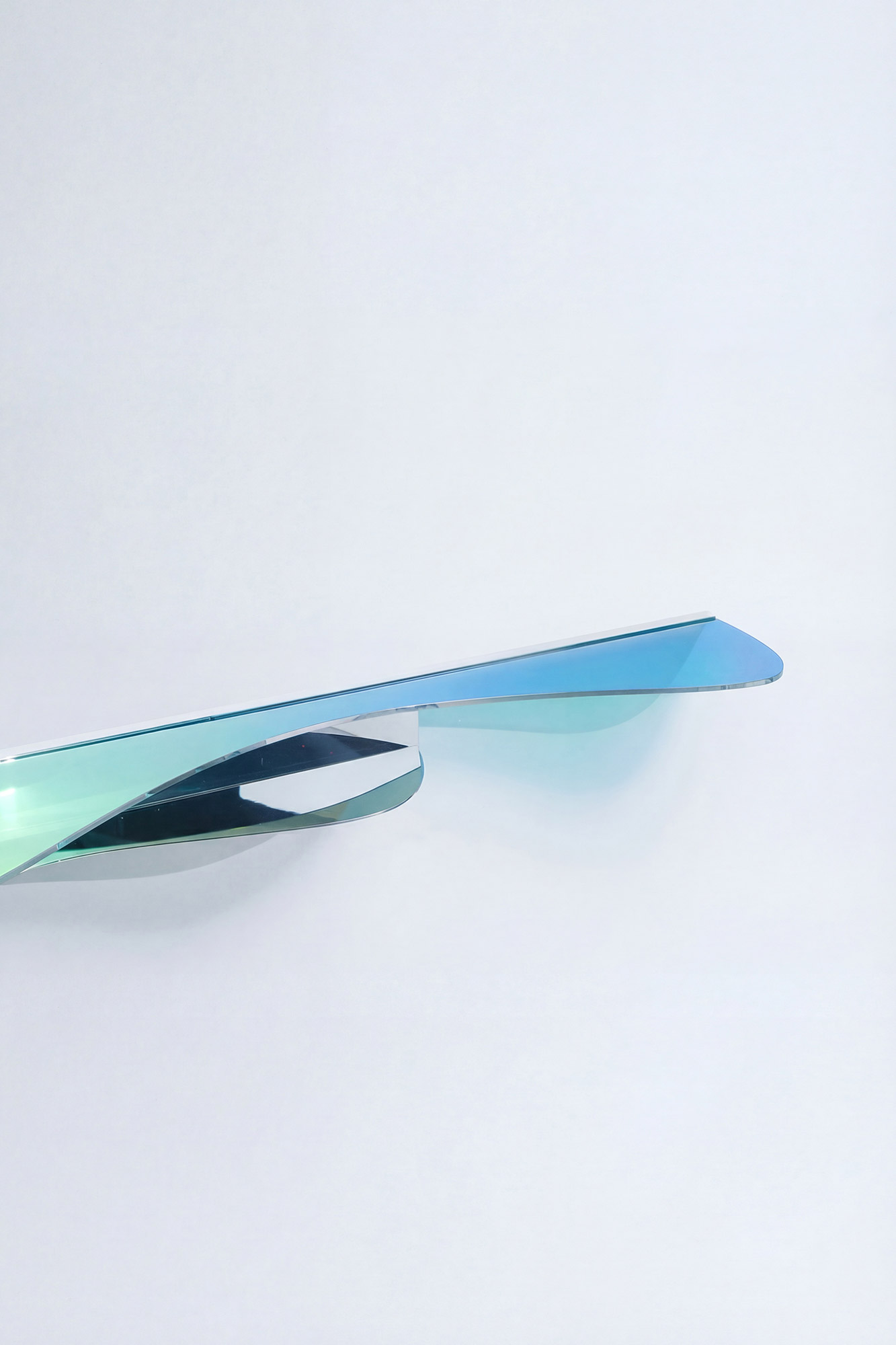 11-odalik-console-c03-light-reflection